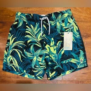 Men’s Island Haze swim trunks, new with tags, size medium, has mesh inside.